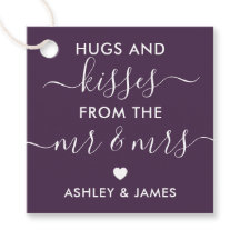 深紫のご夫妻の抱擁と接吻