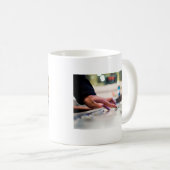 混合の机のミキサーのスライド制御スライダーのディスクジョッキー コーヒーマグカップ (正面右)