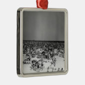 混雑させたビーチ メタルオーナメント (右)