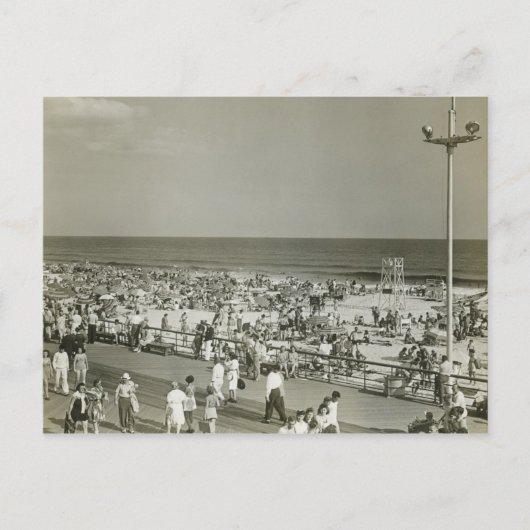 混雑したビーチ ポストカード (正面)