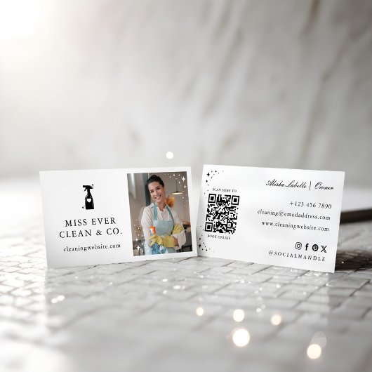 清掃ミニマルとメイドサービス写真とQrコード 名刺