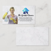 清掃用スプレーを持って笑顔を見せる女性 名刺 (正面/裏面)