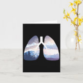 清潔な空気を吸って、肺を元気に 外に出よう Tシャツ 地球の日 カード (黄色い花)