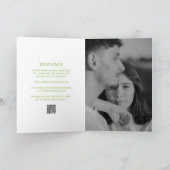 清潔感のある鮮やかなグリーンQRコードのエレガントな結婚式 招待状 (内部)