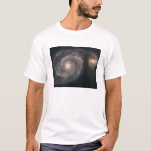 渦の銀河系(M51)および友達の銀河系 Tシャツ