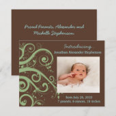 渦巻きの葉 緑と茶色の赤ちゃん男の子の写真 誕生日のお知らせ 案内状 (正面/裏面)