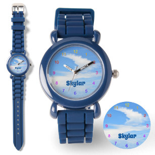 渦巻く雲のある青い空 腕時計