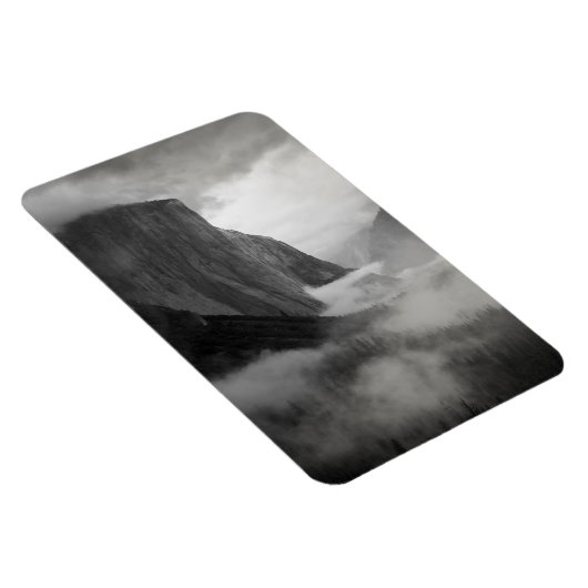 渦巻く霧を持つエルキャピタン マグネット (右側)