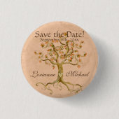 渦巻の木の根Antiqued羊皮紙は日付を救います 缶バッジ (正面)