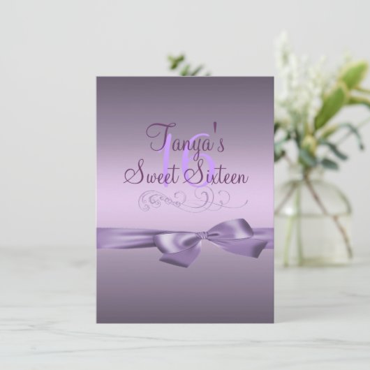 渦巻及び弓紫色の誕生日の招待 招待状 (スタンド正面)