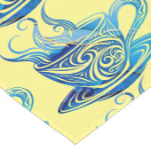 渦巻芸術的き模様の青コーヒーカップ ショートテーブルランナー (コーナー)