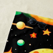 温かい色調の宇宙マンガアート ビーチタオル (インサイチュ)