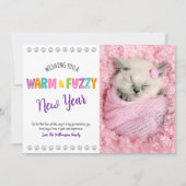 温かくてファジーな新年ペット写真かわいいタイポグラフィ シーズンカード (正面)