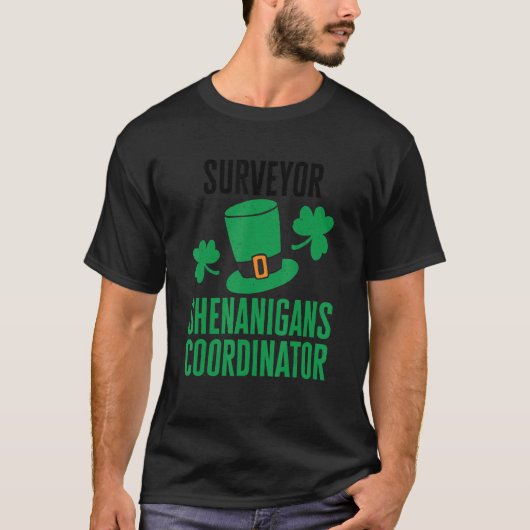 測量士セントパトリックデーいたずらコーディネーター Tシャツ (正面)