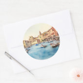 港の水辺と船イタリアンが ラウンドシール (封筒)
