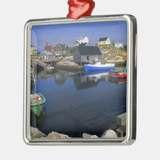 港を持つペギーの入り江の美しい村 メタルオーナメント (左)