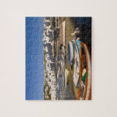 港町とカラフル魚釣り船 ジグソーパズル (縦)