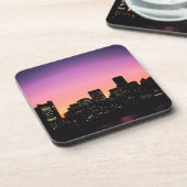 港.pngからのボストン日没のスカイライン コースター (左側)