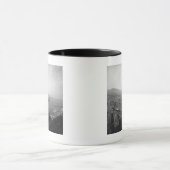 港B&Wの高い眺めの都市景観 マグカップ (中央)