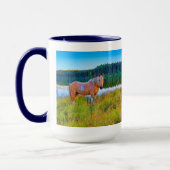 湖および森林場面によるPalominoのまだら馬 マグカップ (左)