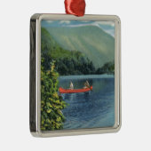 湖でカヌーをこぐカップル メタルオーナメント (右)