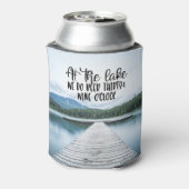 湖で我々はビール30時とワインLをドア 缶クーラー (缶裏面)