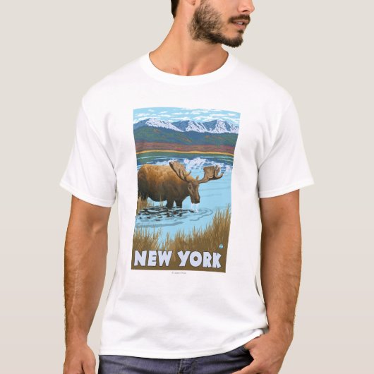 湖で飲む新しいYorkMoose Tシャツ (正面)