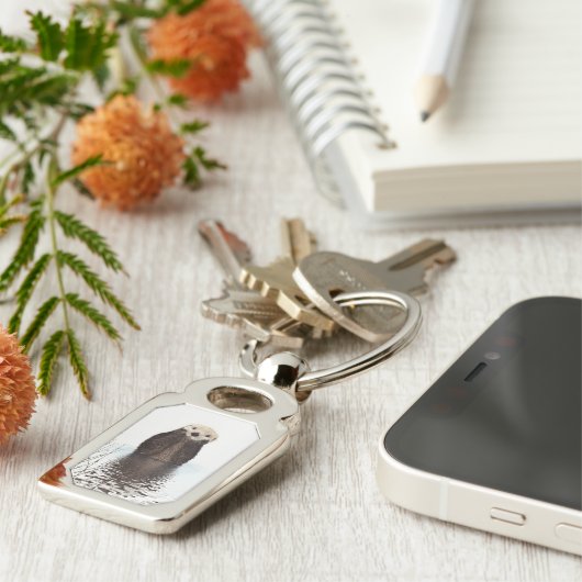 湖にすてきな笑顔のカワウソ キーホルダー (側面)