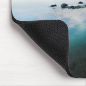 湖に反映する曇った青空 マウスパッド (コーナー)