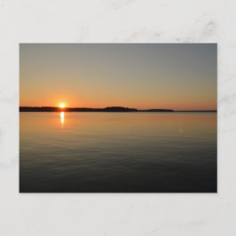湖に映る風光明媚な夕日 ポストカード