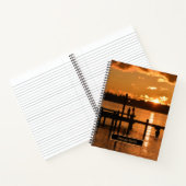 湖に沈む夕日を眺める ノートブック (内部)