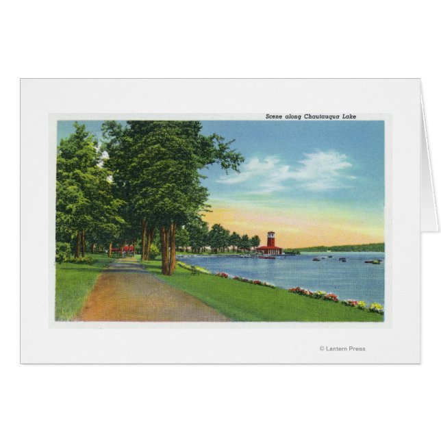 湖に沿った景色 (正面横)