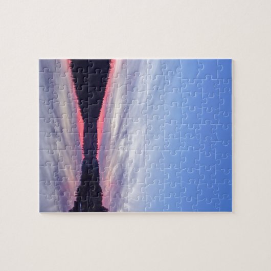 湖に浮かぶ美しい荒野の夕日の写真 ジグソーパズル (横)