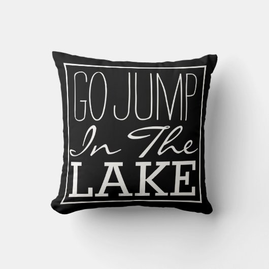 湖に飛び込む クッション (正面)