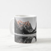 湖のそばの山 コーヒーマグカップ (正面左)