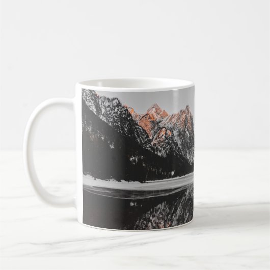 湖のそばの山 コーヒーマグカップ (左)