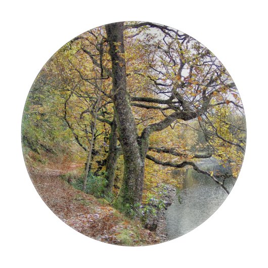 湖のそばの秋 カッティングボード (正面)