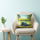 湖のそばの美しい森の中のテント クッション (椅子)