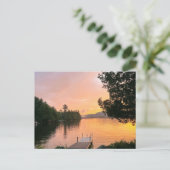 湖のはがきに夕日が沈む ポストカード (スタンド正面)