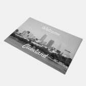 湖のスカイラインクリーブランド ドアマット (アングル)