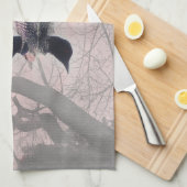 湖のピンクの台所タオルの白黒水潜り鳥 キッチンタオル (四つ折り)