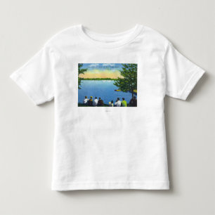 湖のヨットのレガッタのカントリークラブの眺め トドラーTシャツ