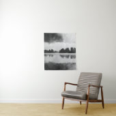 湖の上の朝の霧（白と黒） タペストリー (インサイチュ)