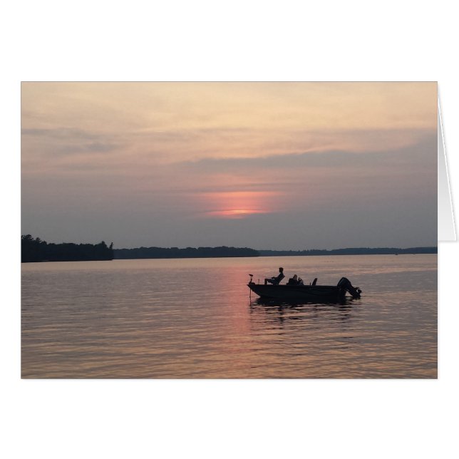 湖の日没の魚釣り (正面横)