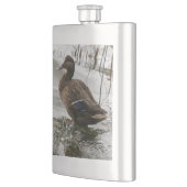 湖の暗闇に灰色のアヒル フラスク (左)