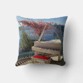 湖の枕のそばの美しい景色のピアノ クッション (裏面)