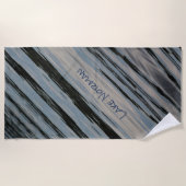 湖の水色と黒の対角線の自然ストライプ ビーチタオル (正面)