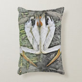 湖の油彩画における白いペリカンの反射 アクセントクッション (正面(垂直))