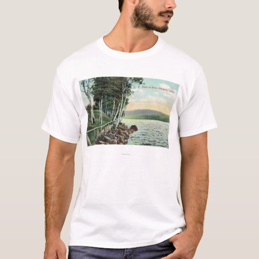 湖の海岸の眺め Tシャツ (正面)