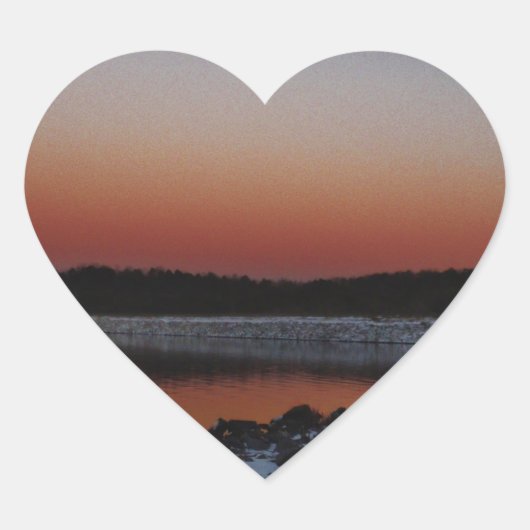 湖の矢印で雪の夕日 ハートシール (正面)